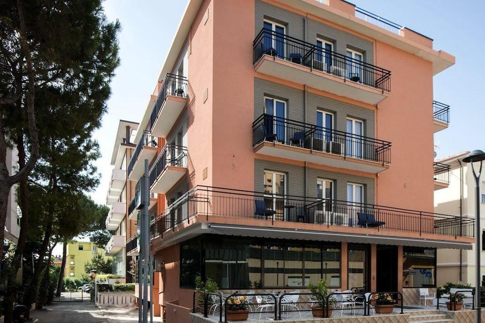 Hotel Scarlet Rimini Esterno foto