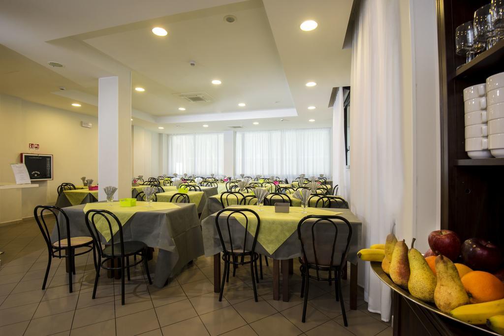 Hotel Scarlet Rimini Esterno foto