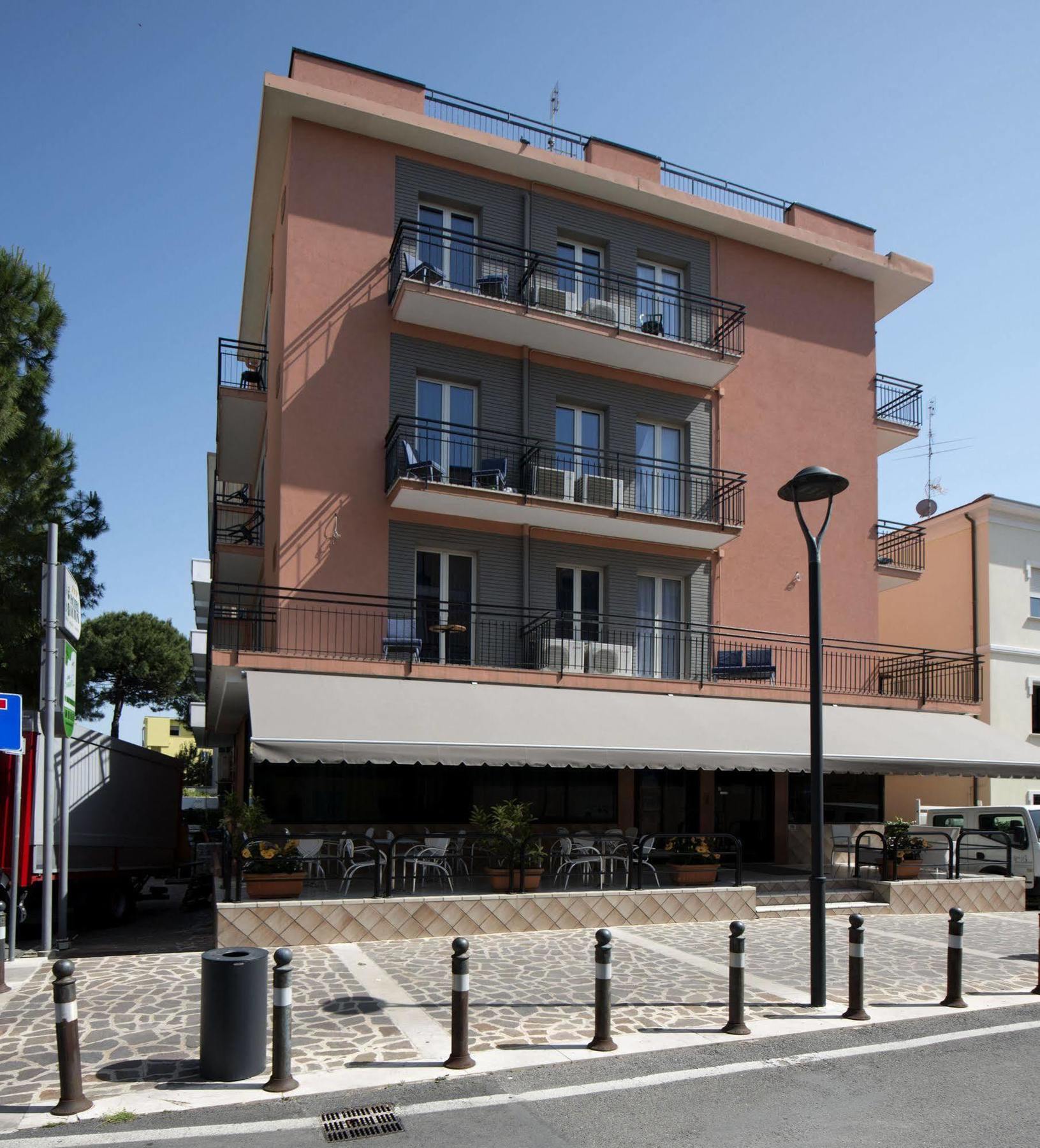 Hotel Scarlet Rimini Esterno foto
